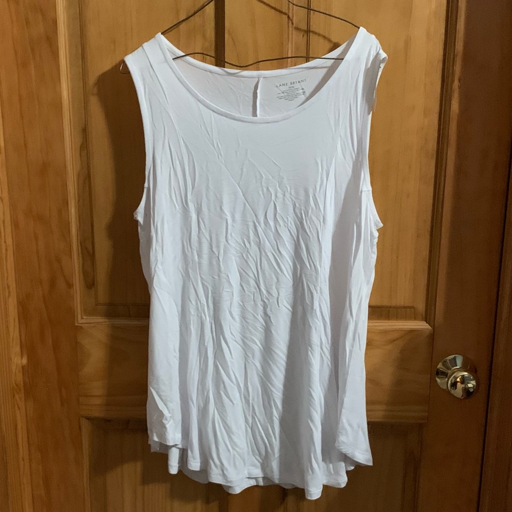 White rounded bottom tank
